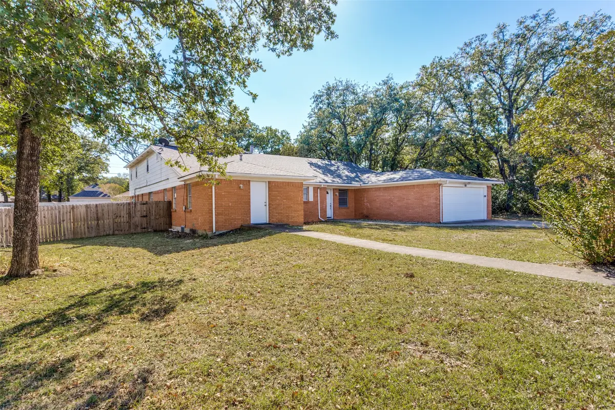 615 W Hillcrest Street, Keene, TX 76059 - Image #1