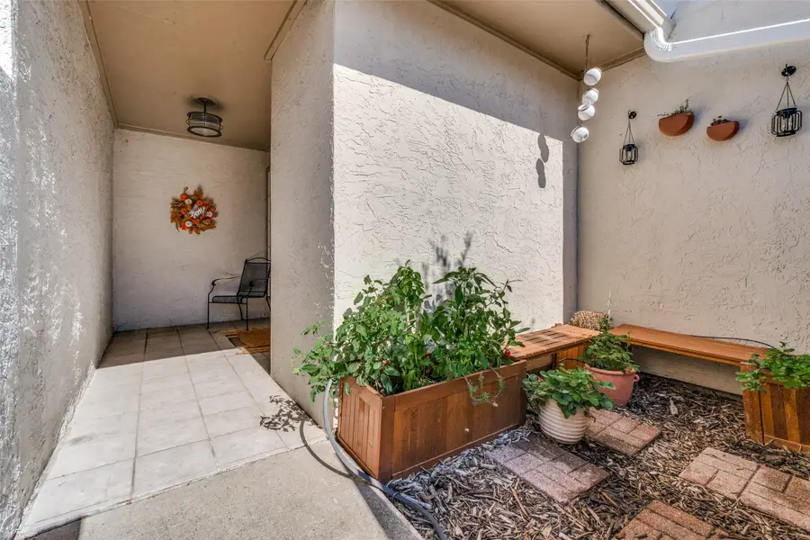 13109 Burninglog Lane, Dallas, TX 75243 - Image #2