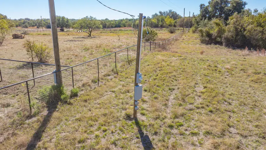 121 Gilmore Court, Lipan, TX 76462 - Image #2