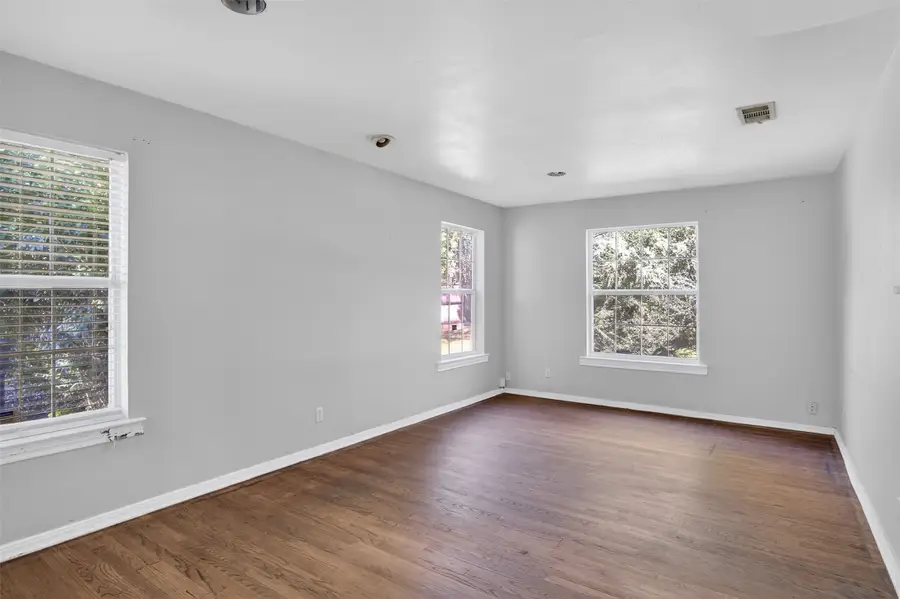 2041 W Colorado Boulevard, Dallas, TX 75208 - Image #3