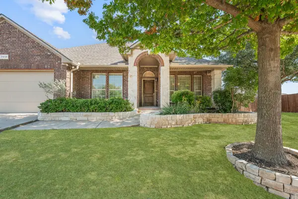 7717 Black Willow Lane, Arlington, TX 76002