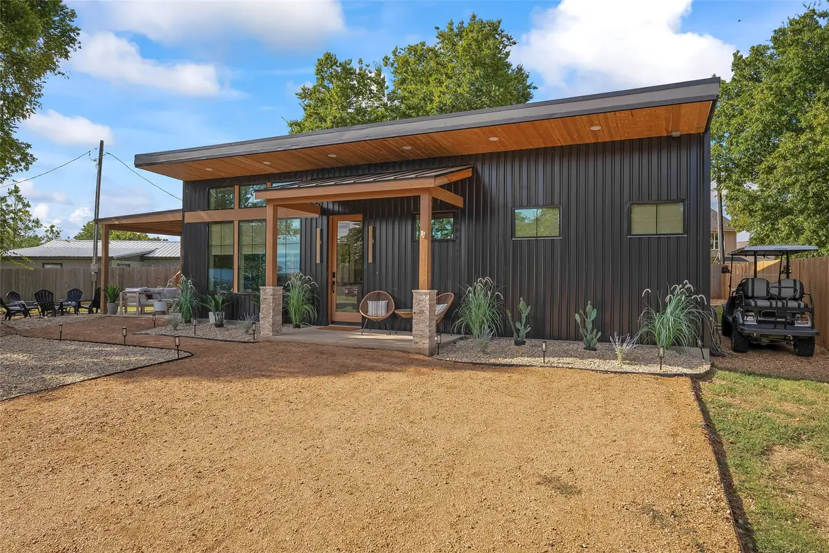 118 Bayside Circle, Gainesville, TX 76240 - Image #1