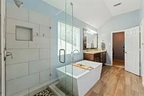 4548 Queenswood Drive, Grand Prairie, TX 75052 - Image #3