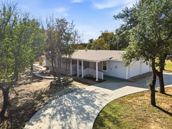 907 Mojave Trail, Granbury, TX 76048