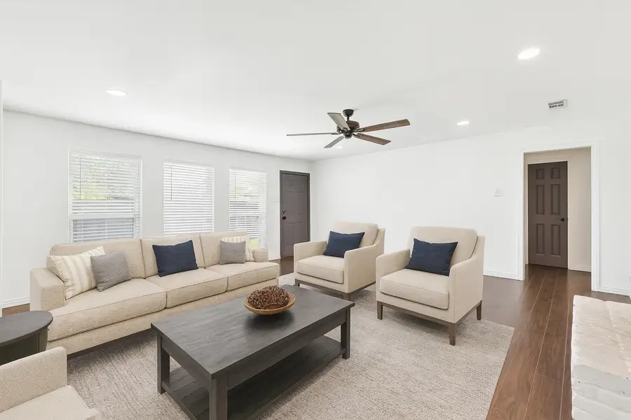 2201 Jamestown Court, Carrollton, TX 75006 - Image #3