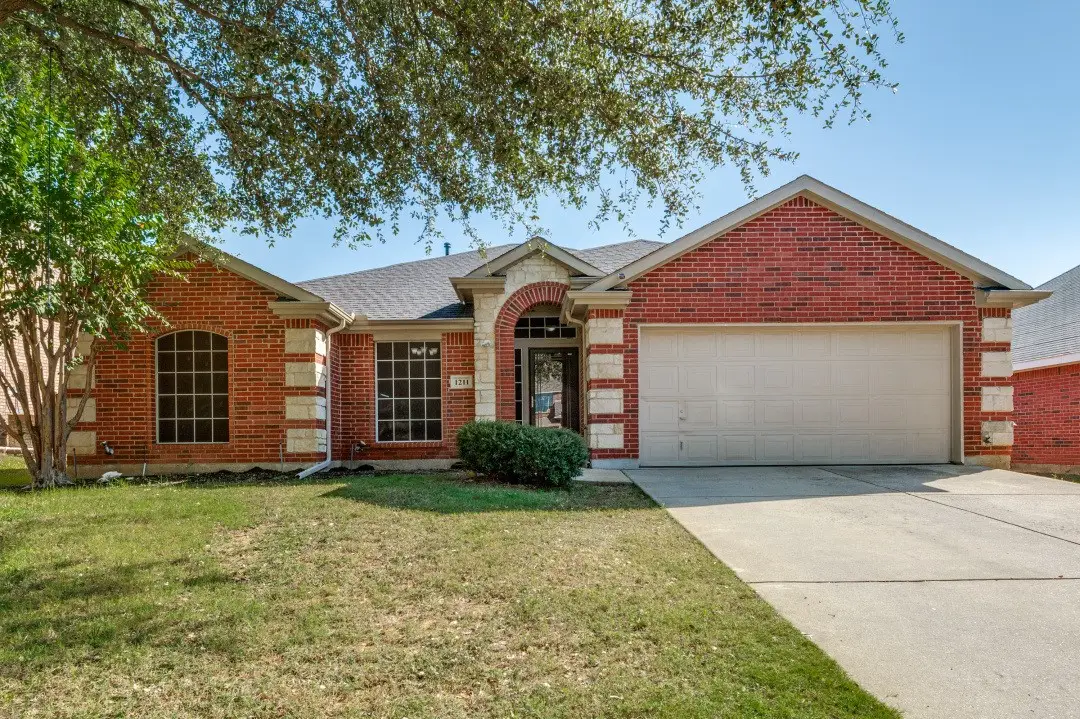 1211 Maple Terrace Drive, Mansfield, TX 76063 - Image #1