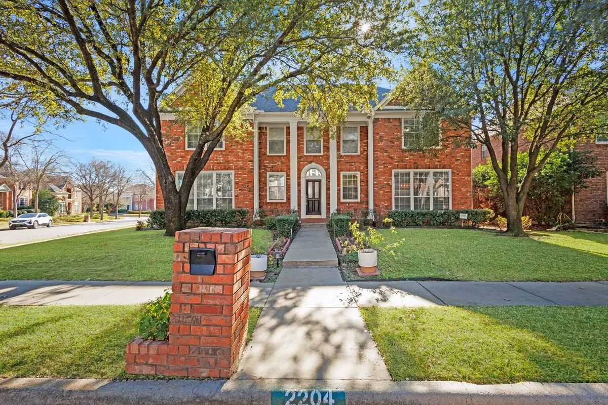 2204 Yaupon Drive, Irving, TX 75063 - Image #1