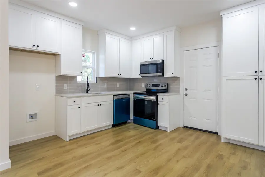 504 W Hammond Street, Fort Worth, TX 76115 - Image #2