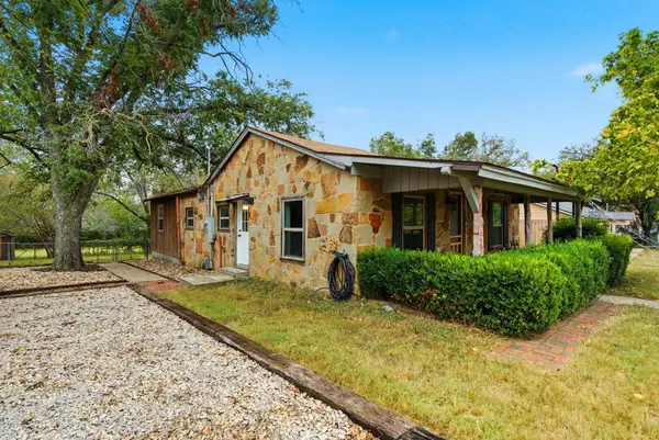 905 S Lamar Street, Weatherford, TX 76086