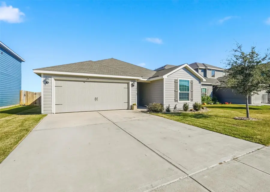 106 Lady Bird Court, Venus, TX 76084 - Image #3