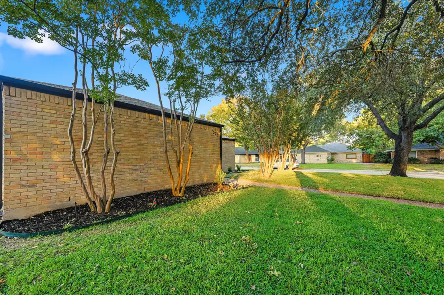 630 Silverstone Drive, Richardson, TX 75080 - Image #2