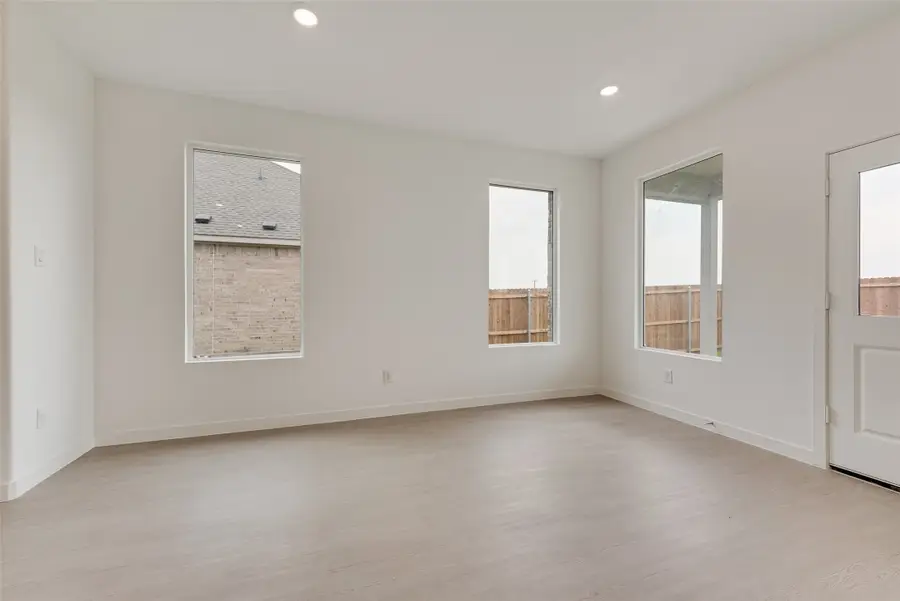 476 Wilkerson Lane, Justin, TX 76247 - Image #2