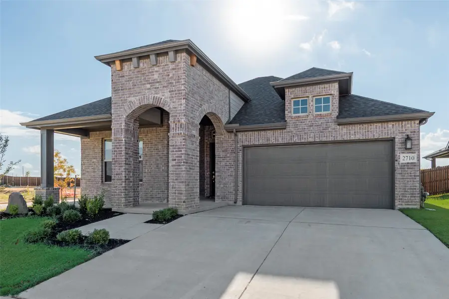 2710 Prairie Willow Lane, Mansfield, TX 76063 - Image #2