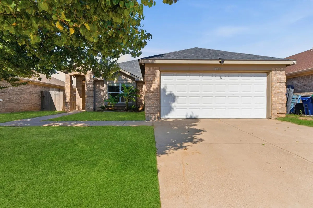 4712 Topaz Lane, Granbury, TX 76049 - Image #1