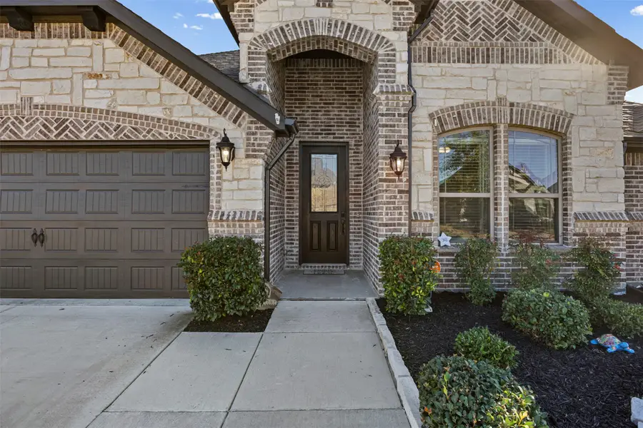 272 Lillian Lane, Waxahachie, TX 75165 - Image #2