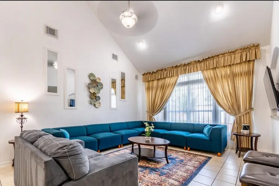 2206 N Carroll Avenue, Dallas, TX 75204 - Image #3