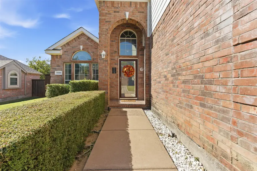 7808 Brook Meadow Lane, Fort Worth, TX 76133 - Image #3