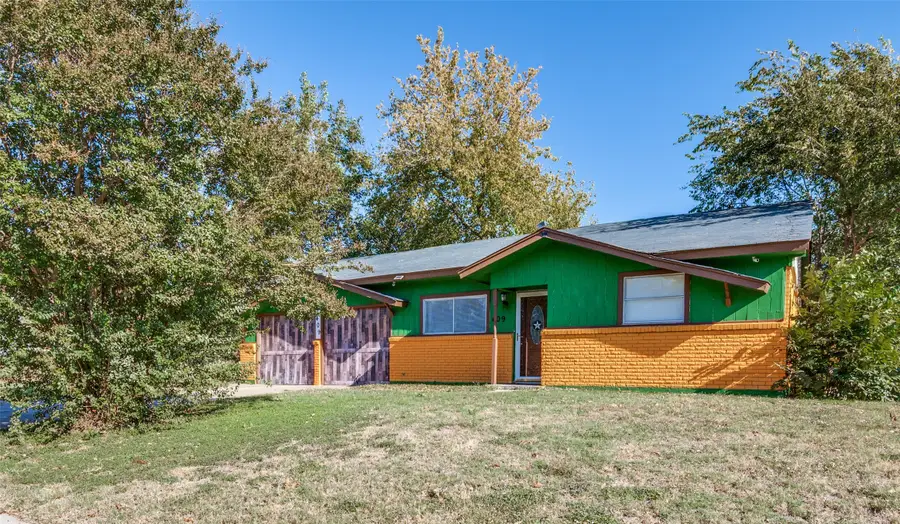 409 Roberts Circle, Arlington, TX 76010 - Image #2