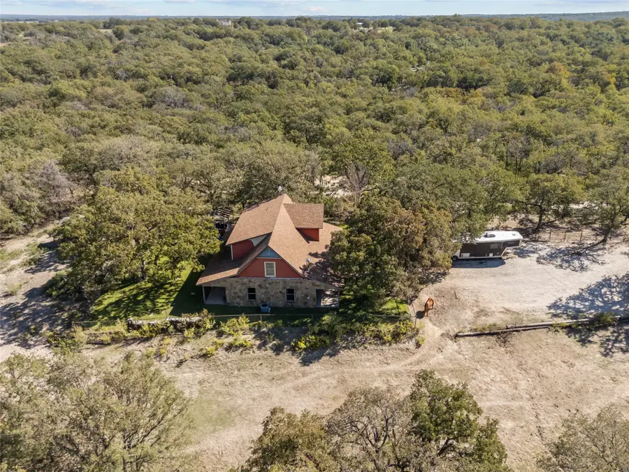 262 N Cheyenne Trail, Springtown, TX 76082 - Image #2
