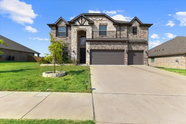 625 Alaina Drive, DeSoto, TX 75115