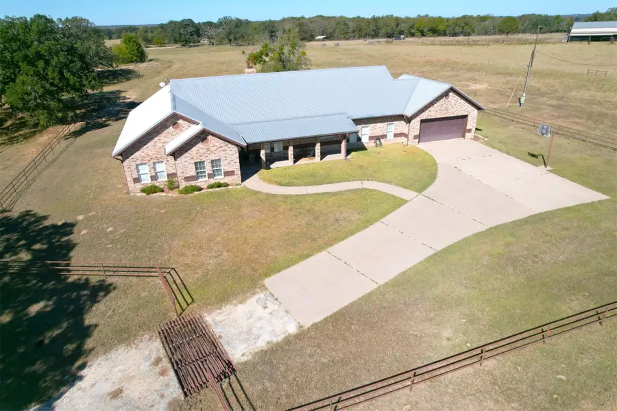 2776 S Highway 77 Highway, Cameron, TX 76520 - #2