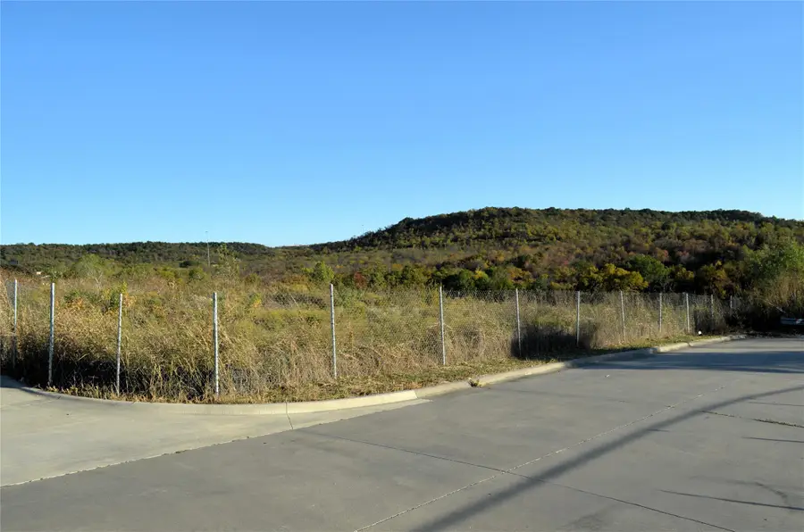 6111 Sportsmans Parkway, Dallas, TX 75211 - Image #3