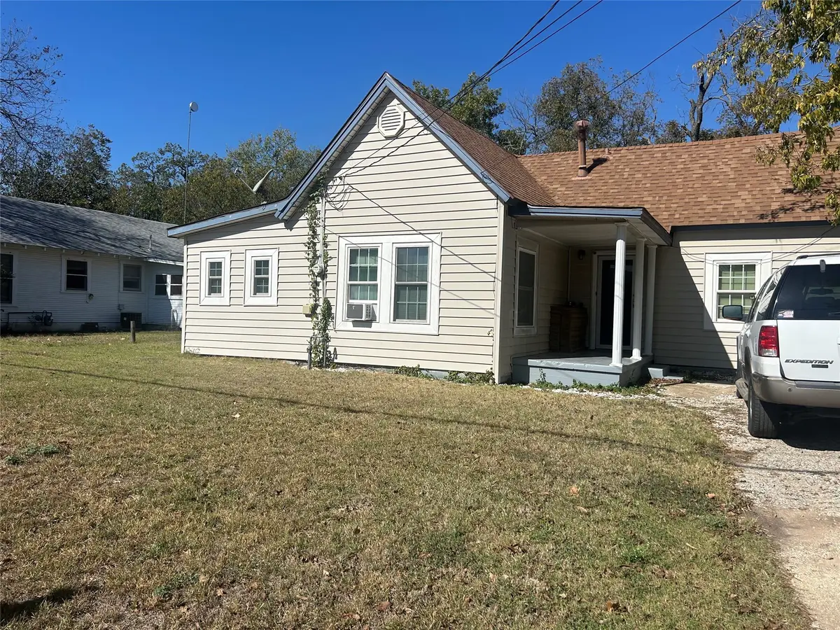 835 W Vanderbilt Street, Stephenville, TX 76401 - Image #1