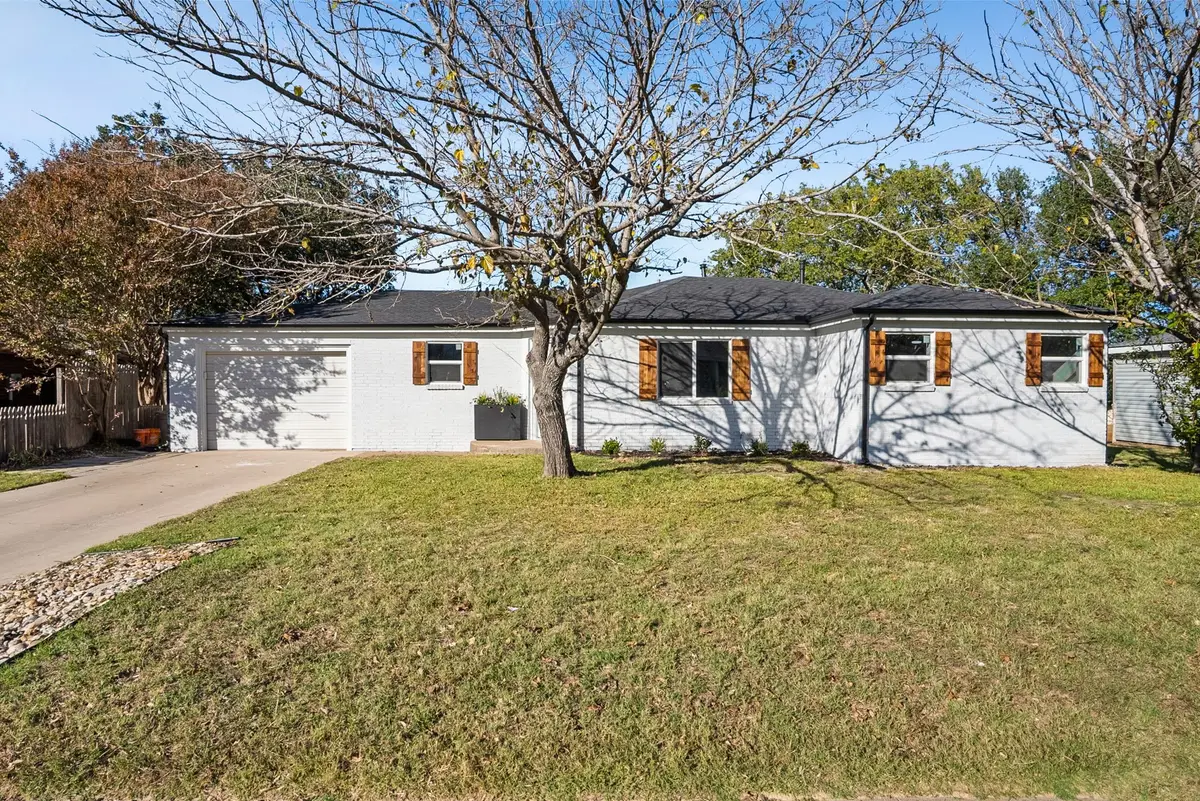 1318 W Water Street, Weatherford, TX 76086 - Image #1