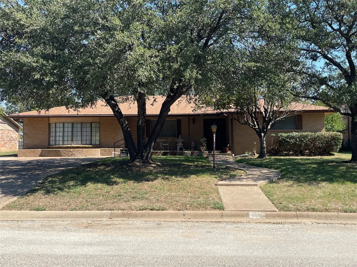 712 S Dixie Street, Eastland, TX 76448 - Image #1