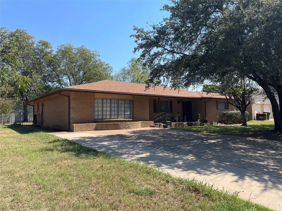 712 S Dixie Street, Eastland, TX 76448 - Image #2