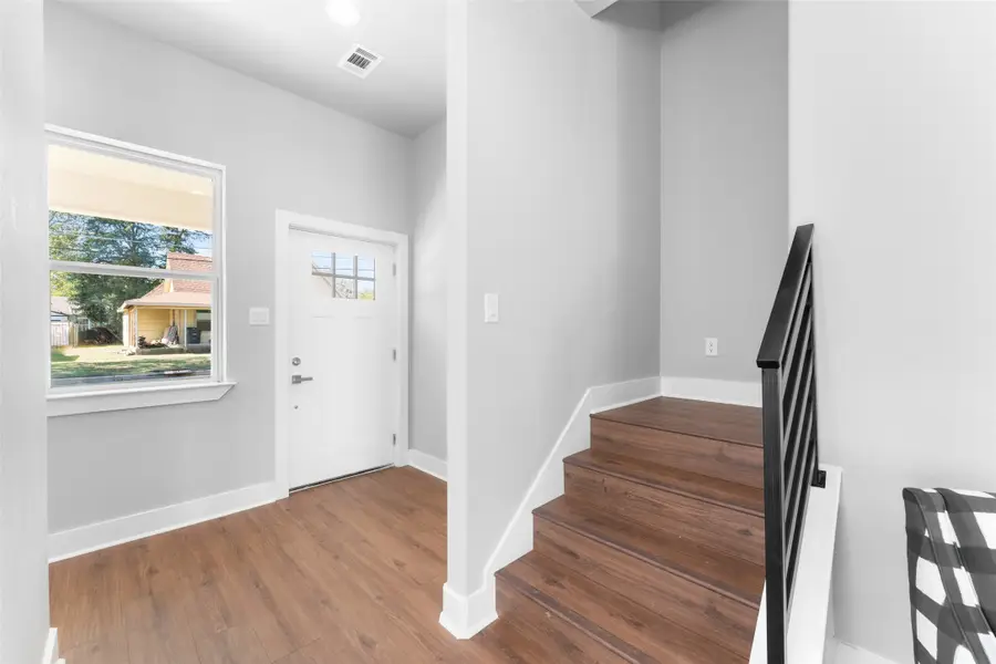 612 N Robinson Street, Cleburne, TX 76031 - Image #3