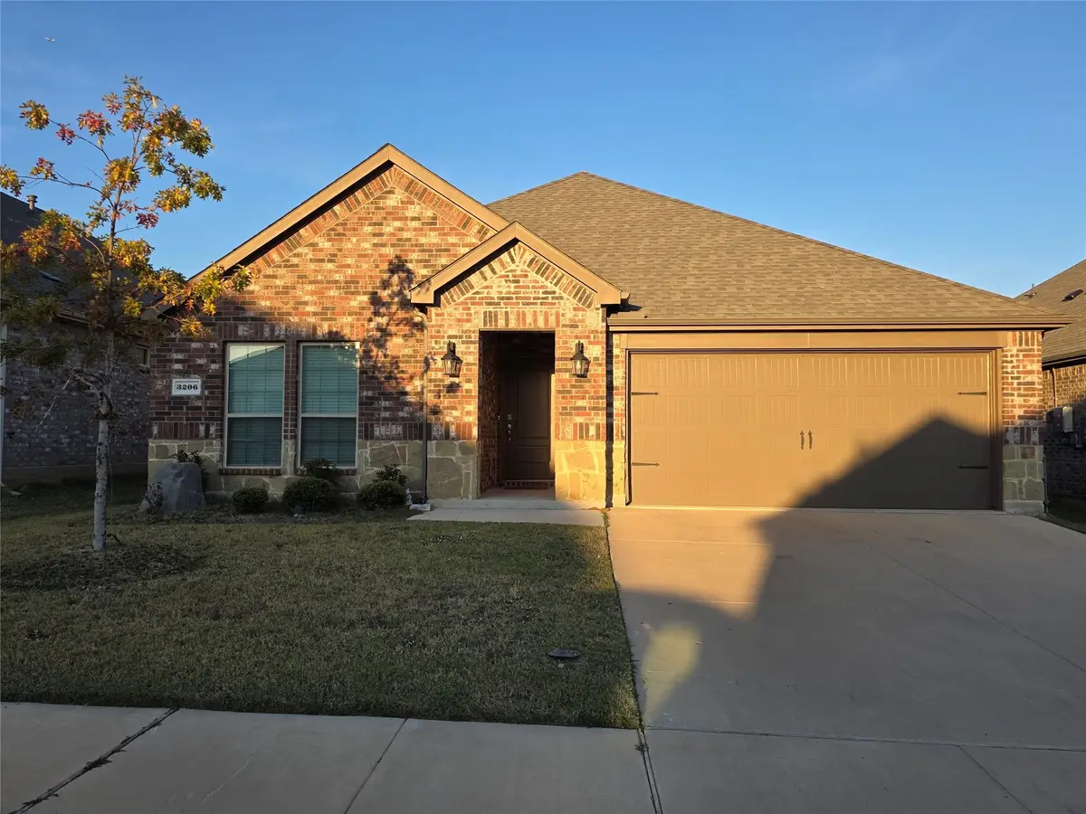 3206 Catoosa Lane, Aubrey, TX 76227 - Image #1