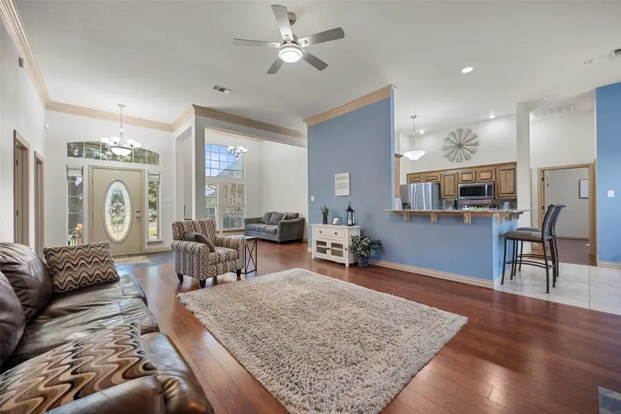 812 Bent Wood Lane, Cleburne, TX 76033 - Image #2