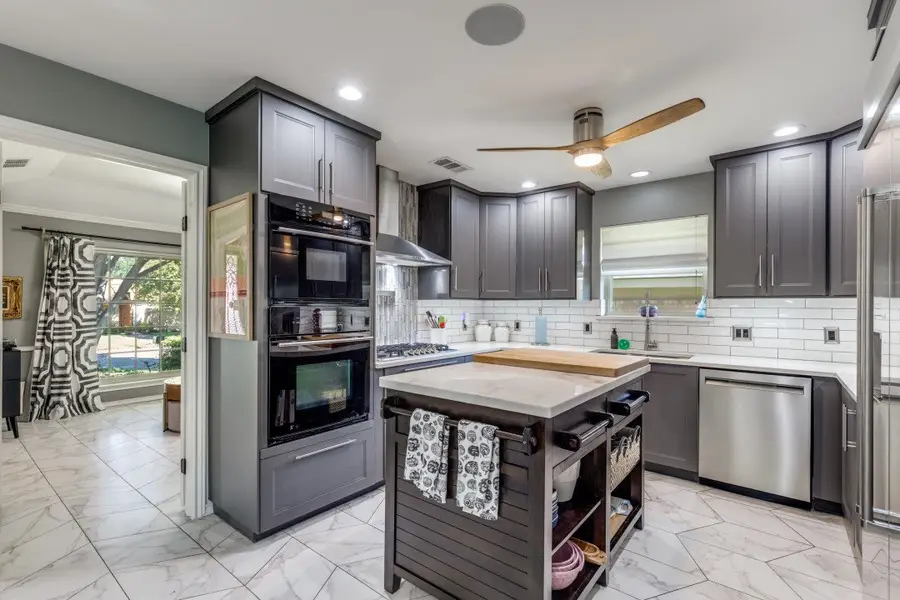 6018 Gentle Knoll Lane, Dallas, TX 75248 - Image #2