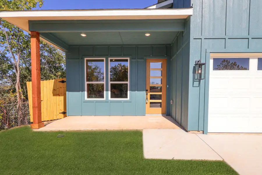 5104 Curzon Avenue, Fort Worth, TX 76107 - Image #2