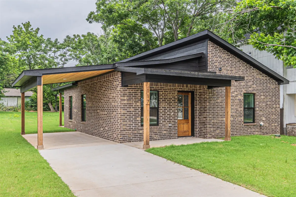 117 W Sears Street, Denison, TX 75021 - Image #1