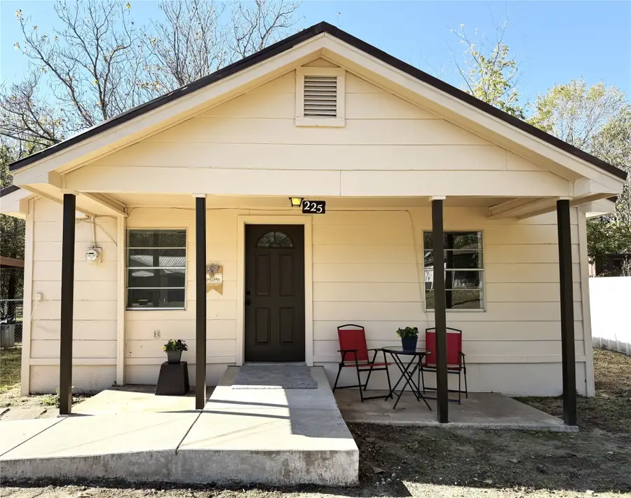 225 College Street, Roxton, TX 75477 - Image #2