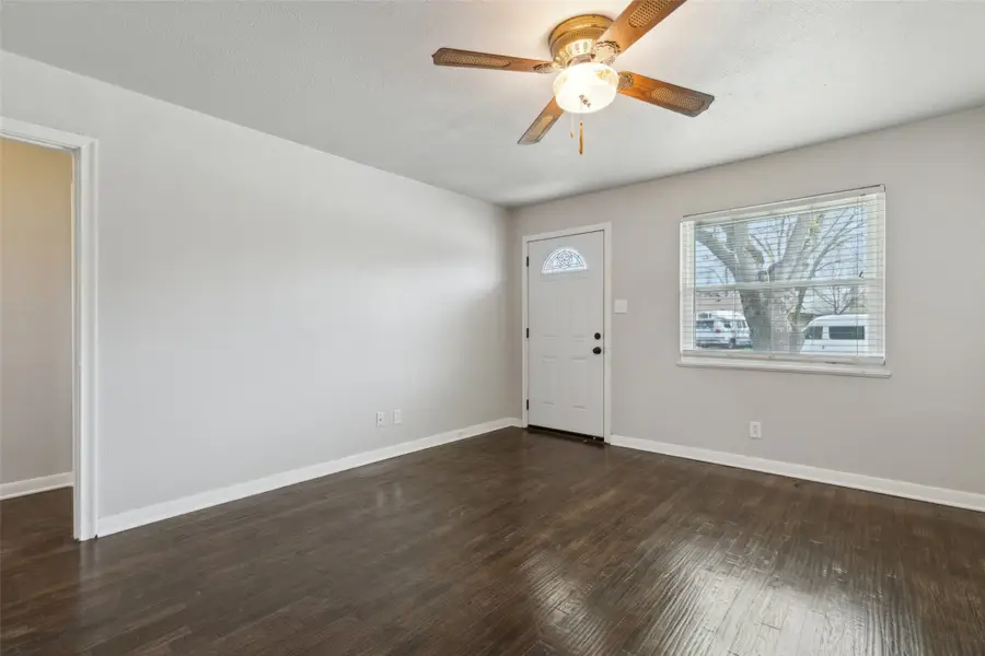 7107 Oak Park Drive, Richland Hills, TX 76118 - Image #3