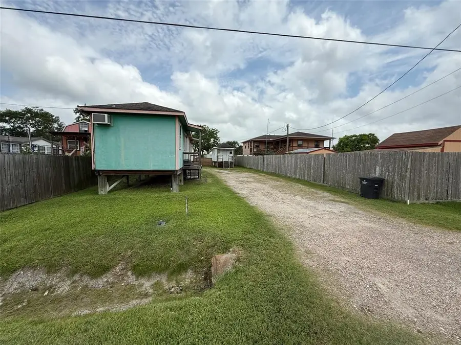 613 24th Street #A, Dickinson, TX 77539 - Image #2