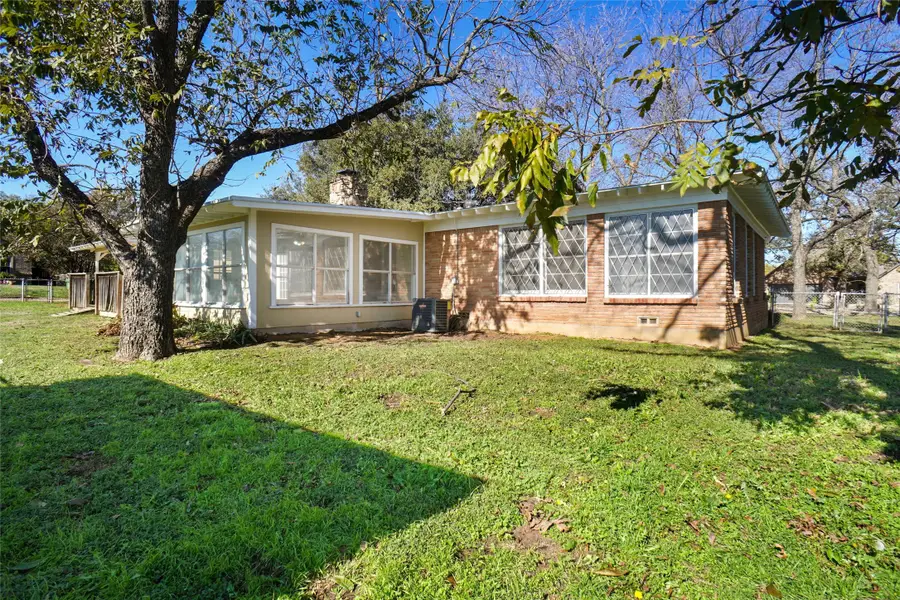 221 W 5th Street, Springtown, TX 76086 - Image #2