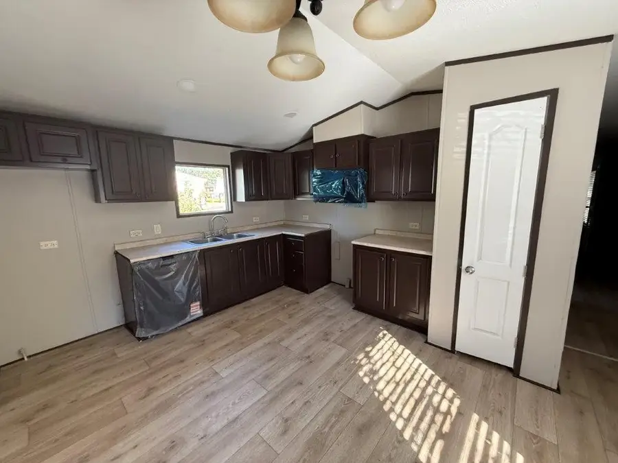 5421 Lake View Drive, Granbury, TX 76048 - Image #2