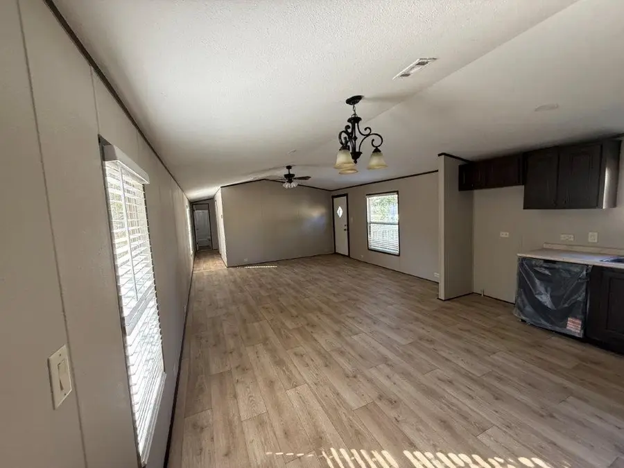 5421 Lake View Drive, Granbury, TX 76048 - Image #3