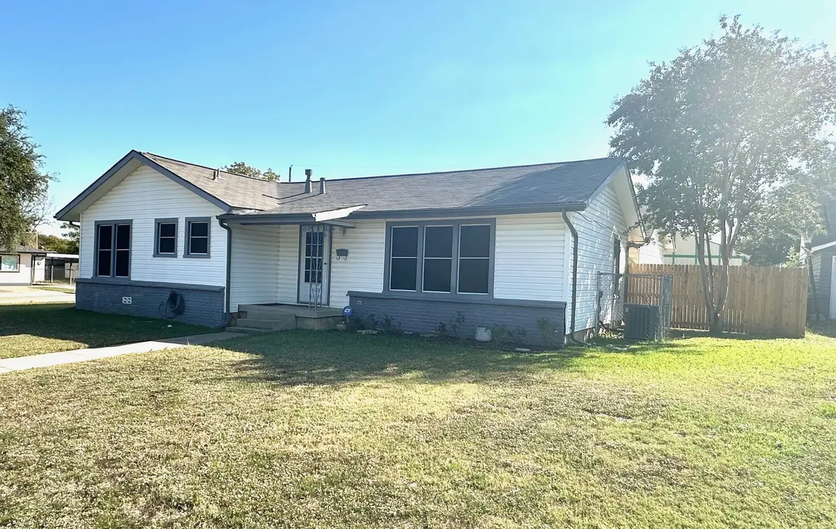 5332 Nadine Drive, Haltom City, TX 76117 - Image #1