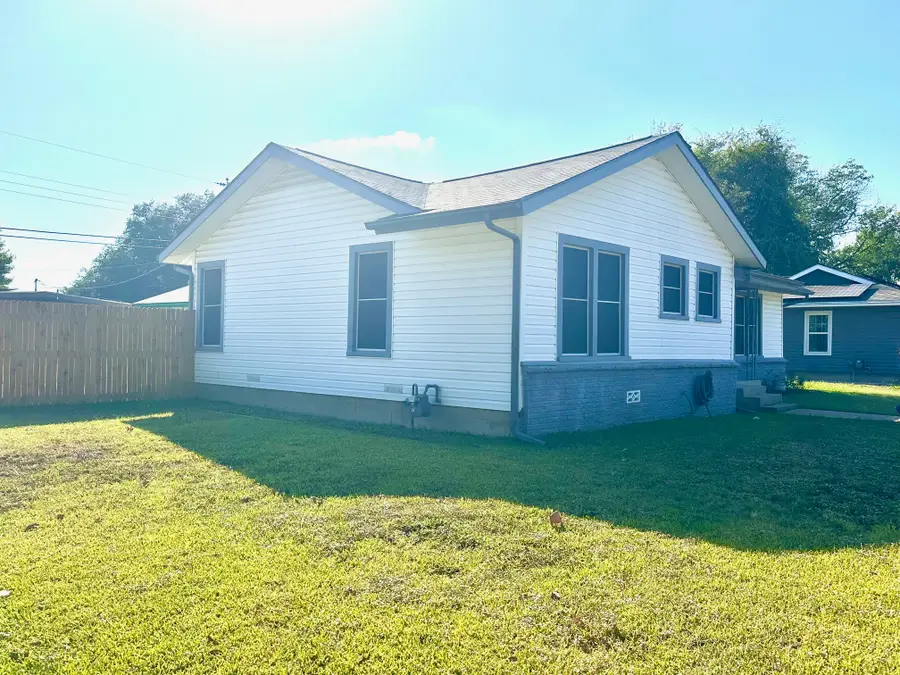 5332 Nadine Drive, Haltom City, TX 76117 - Image #3