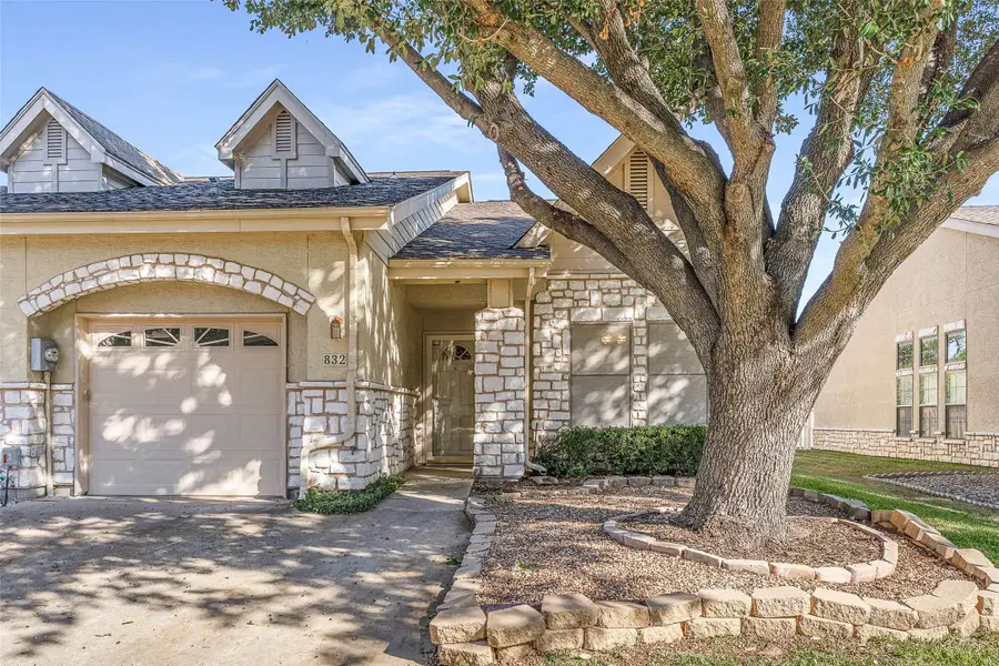 832 Beechcraft Avenue, Grand Prairie, TX 75051 - Image #3