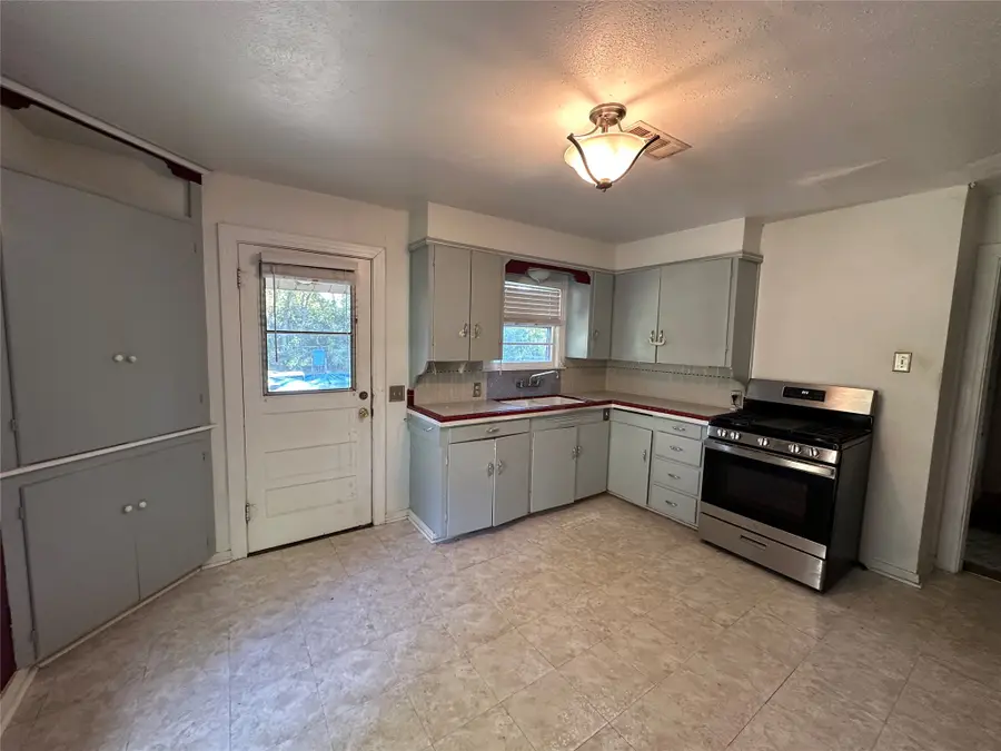 1014 Hillcrest Street, Denton, TX 76201 - Image #2