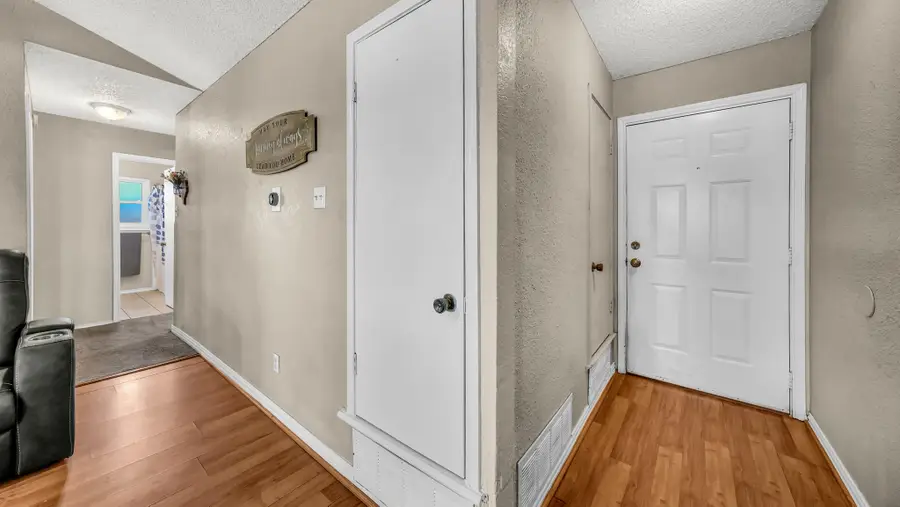 6144 Skylark Lane, Watauga, TX 76148 - Image #2