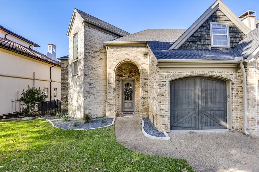 216 Hide A Way Drive, Mabank, TX 75156 - Image #2