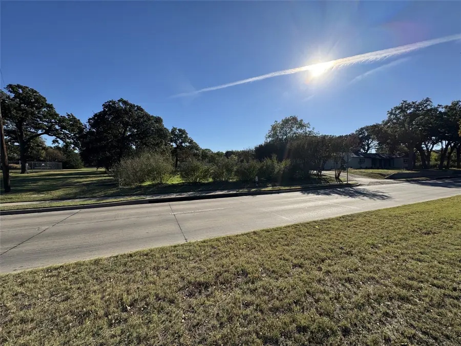 2950 W Sublett Road, Arlington, TX 76017 - Image #3