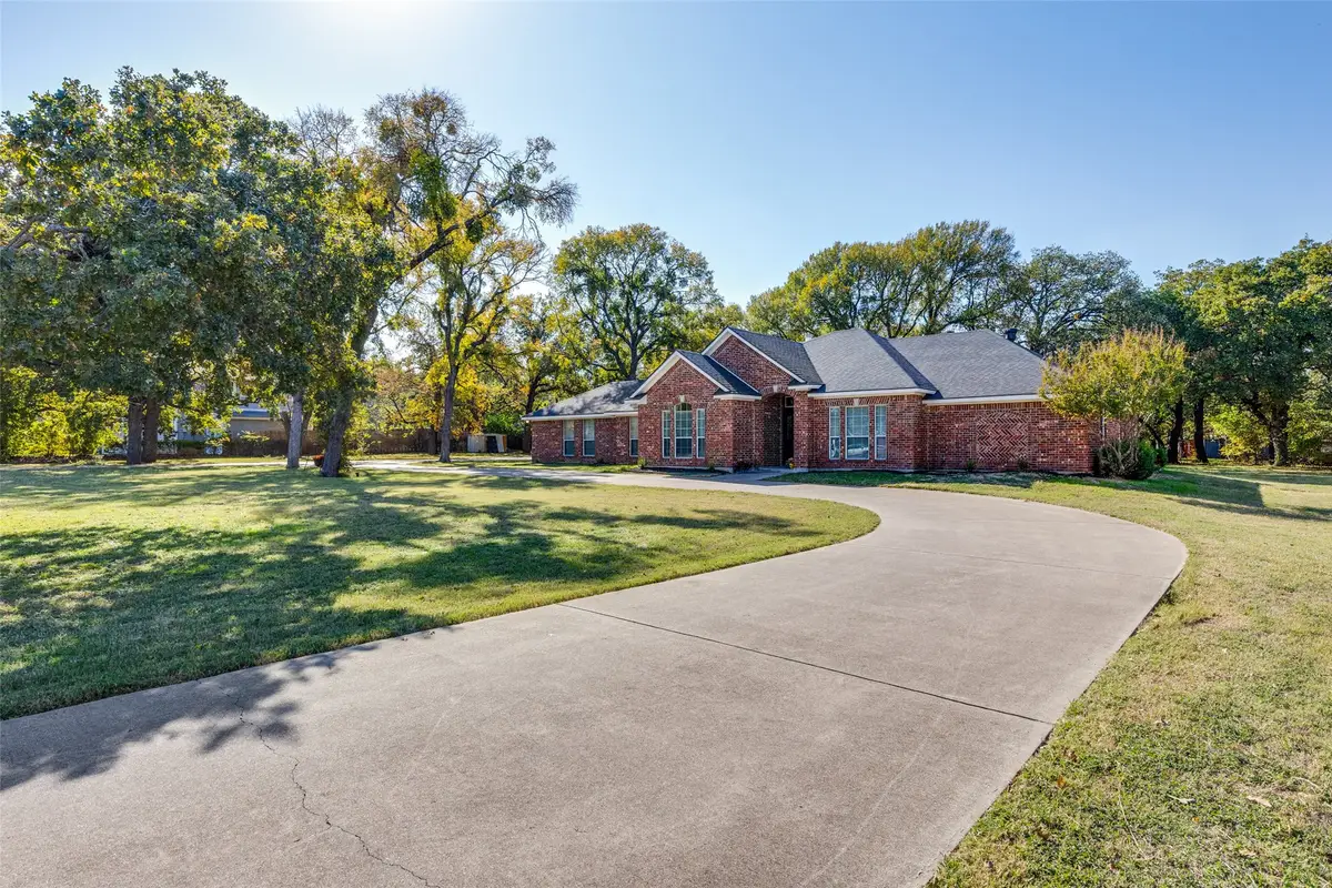 921 Corry A Edwards Drive, Kennedale, TX 76060 - Image #1